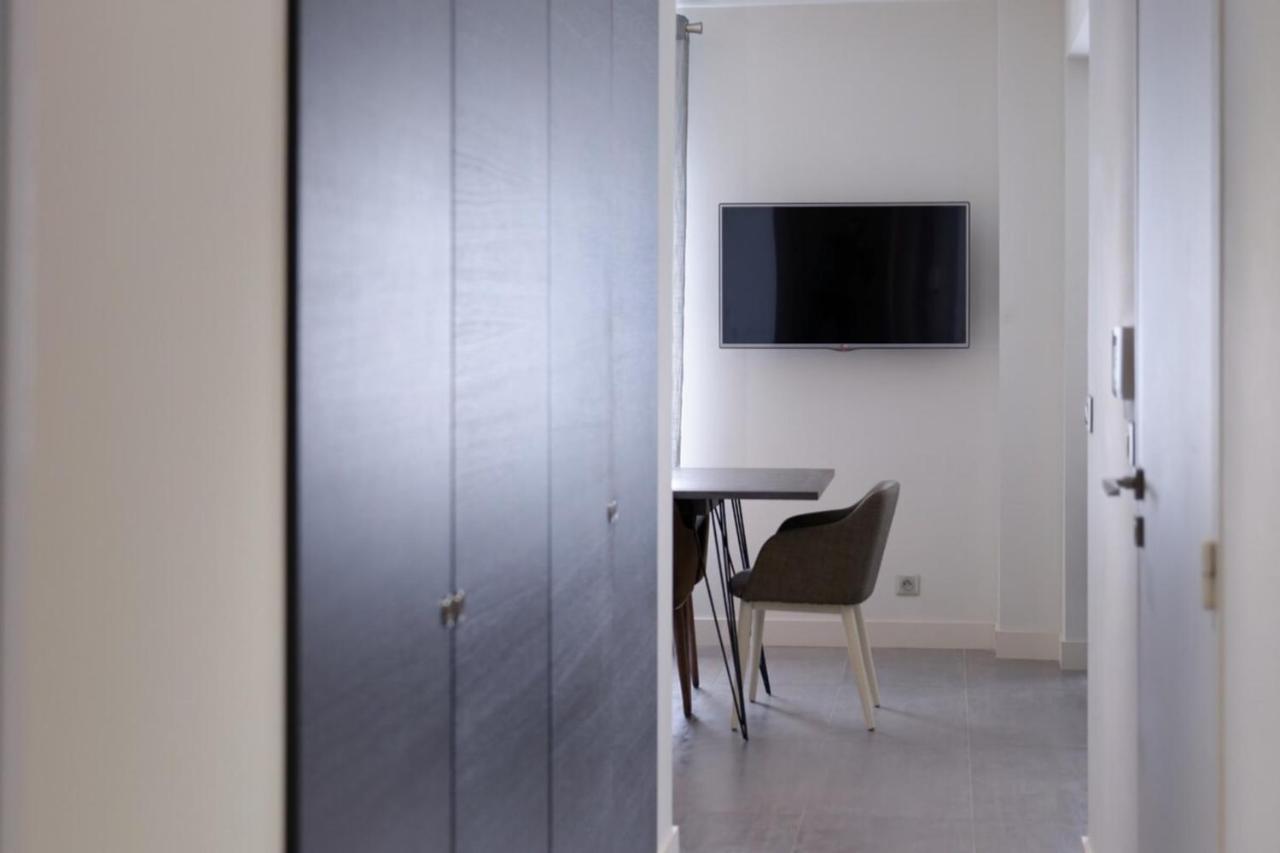 Private Furnished Apartment With All Comfort Has A Garden In A Green Space メルイユ エクステリア 写真
